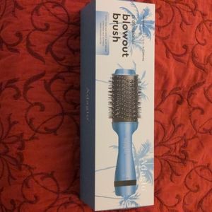 Blowout hairdryer brush